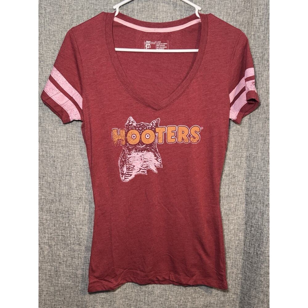 Hooters Women’s Shirt - Red Tee Size Large